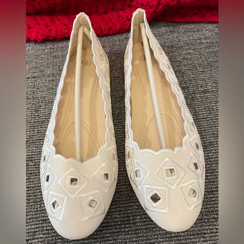 Cream Minimalist Flats for Everyday Comfort